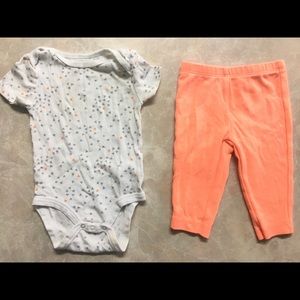 Unisex infant clothes